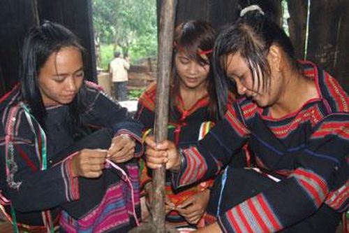 Phát huy vai trò của người có uy tín trong đồng bào dân tộc thiểu số