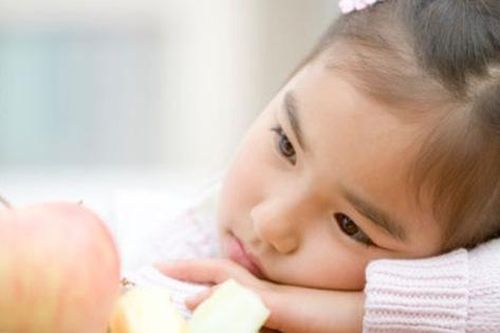 Sai lầm 'ngớ ngẩn' khiến con biếng ăn