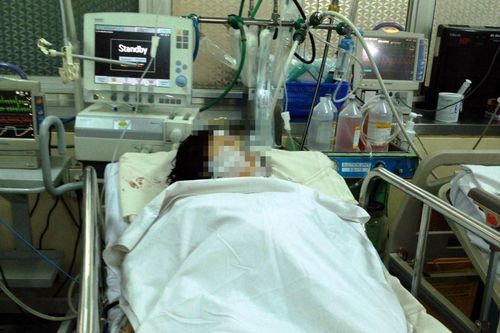 Chồng chém vợ đang mang bầu, thai nhi rơi ra ngoài