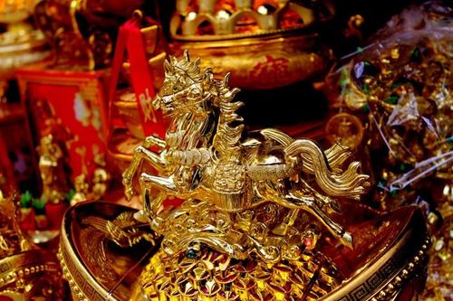 Đồ trang trí hình ngựa hút khách Sài Gòn