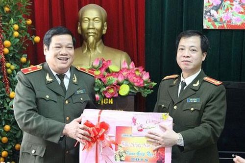 Luôn làm việc với tinh thần khẩn trương, khách quan, trách nhiệm