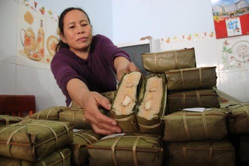 Làm bánh chưng Bắc giữa Đà Nẵng cận Tết
