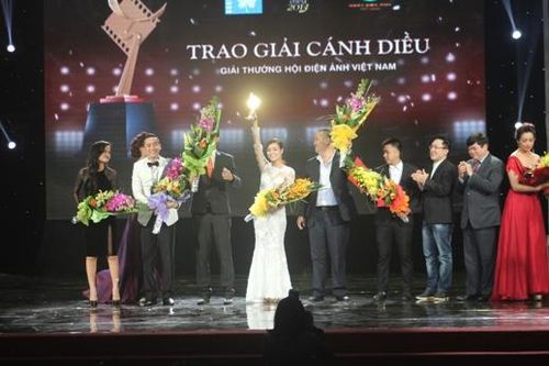 Cánh diều vàng… 'đứt dây'!