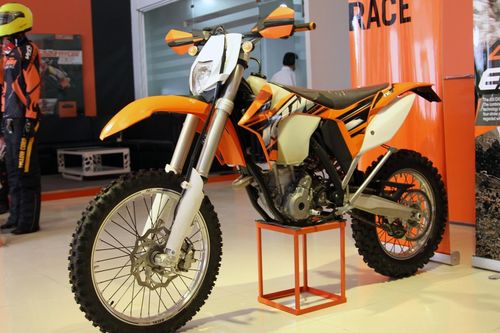 350 EXC-F - cào cào trên phố của KTM ở Việt Nam