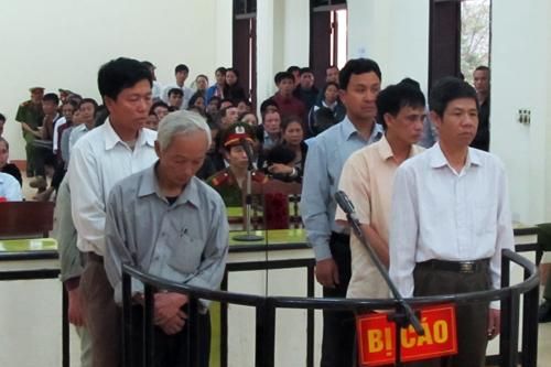 Xét xử vụ án lừa đảo chiếm đoạt tiền BHXH tại Phú Thọ