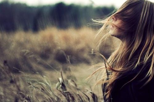 Em sợ lòng mình lại nổi bão lần nữa