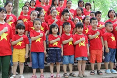 Hậu trường quay MV 'Quốc ca' cùng các nghệ sĩ nhí