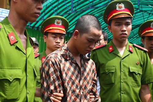 Bị cáo liên quan vụ gây rối ở Bình Dương bị phạt 12 tháng tù