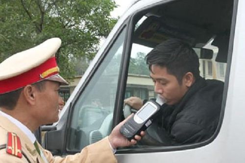 Bộ Công an thay đổi cách kiểm tra nồng độ cồn trong hơi thở