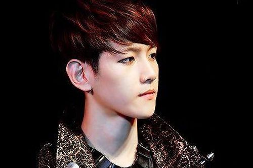Rộ tin đồn fan cuồng tự tử vì Baekhyun (EXO) có bạn gái