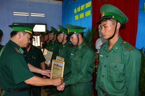 BĐBP Bình Định bế giảng khóa huấn luyện chiến sỹ mới