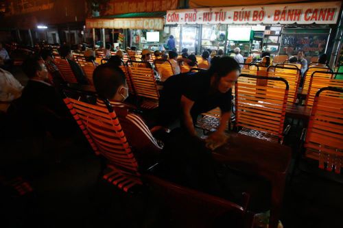 Thức trắng cùng World Cup tại các bến xe ở Sài Gòn
