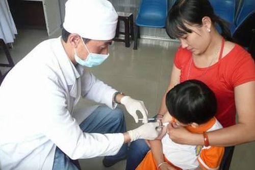 Đồng Tháp: Trẻ tử vong sau tiêm chủng vắc xin BCG, Quinvaxem và OPV?
