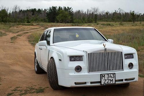 Dân chơi ngông cuồng biến Mẹc 'cùi' thành Rolls-Royce đẳng cấp