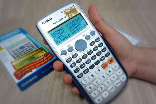 Dùng Casio fx-570VN PLUS giải đề toán gây tranh cãi