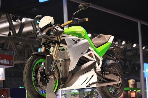 Siêu naked bike chạy điện đầu tiên chính thức ra mắt