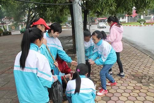 TP Thái Nguyên: Ra quân làm sạch quảng cáo rao vặt