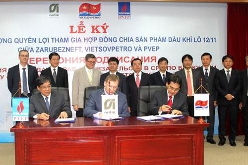 Zarubezhneft, Vietsovpetro và PVEP ký kết Hợp đồng chia sản phẩm dầu khí Lô 12/11