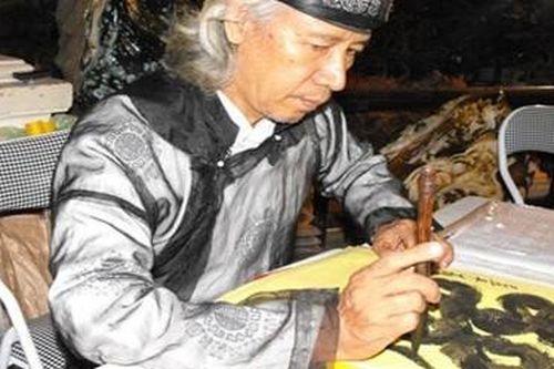 Tâm sự của ông đồ nặng tình với thư pháp