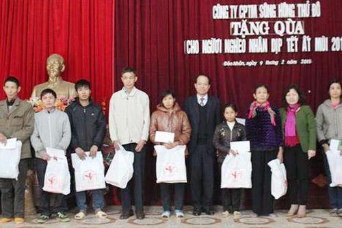Vĩnh Phúc: Doanh nghiệp tặng quà Tết Ất Mùi cho hộ nghèo