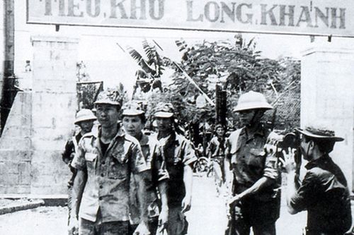 Chiến thắng ở Xuân Lộc, rung chuyển Sài Gòn