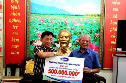 Vinamilk ủng hộ 500 triệu đồng cho trẻ em mổ tim