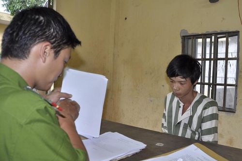 'Yêu râu xanh' dùng liềm khống chế, hại đời nữ sinh
