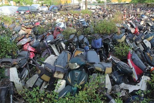 Hà Nội: 'Xót ruột' nhìn hàng nghìn xe máy biến thành sắt vụn