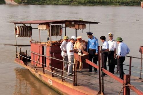 Đình chỉ các bến đò ngang hoạt động trái phép, không đảm bảo an toàn