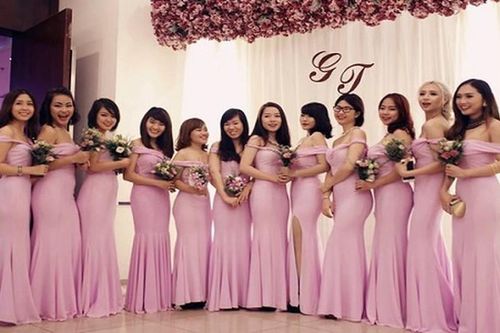 Đội hình phù dâu toàn gái xinh, dáng nuột nà gây 'bão'