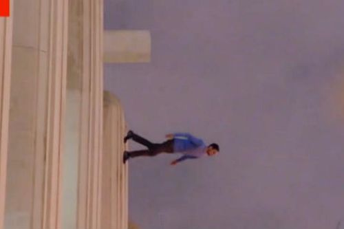 10 màn ảo thuật kinh điển của 'phù thủy đường phố' Dynamo