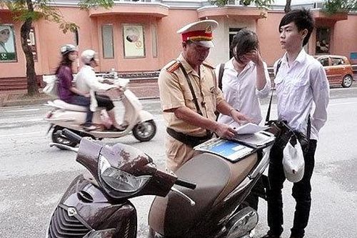 17 tuổi uống rượu lái xe: Phạt thế nào?