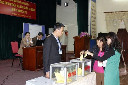 Hà Đông đấu giá thành công 42 thửa đất tại phường Dương Nội