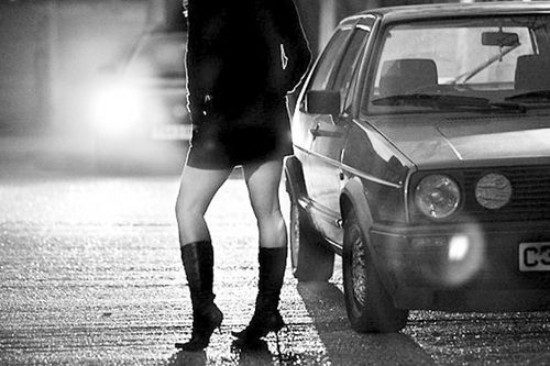 Gái mại dâm Hy Lạp đổi sex lấy bánh mì