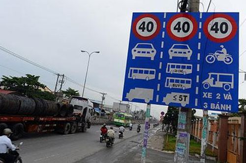 Phải tháo dỡ các biển báo hạn chế tốc độ dưới 50km/h trước ngày 30-1
