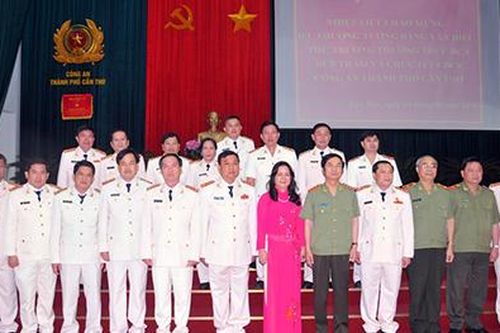 Thứ trưởng Thường trực Đặng Văn Hiếu làm việc, chúc Tết Công an TP Cần Thơ