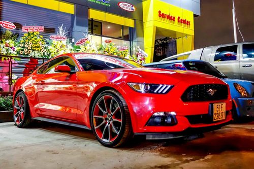 Dàn xe cơ bắp kiểu Mỹ hội tụ ở Sài Gòn