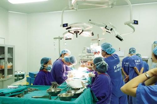 'Chụp cắt lớp' bàn tay vàng ngoại khoa