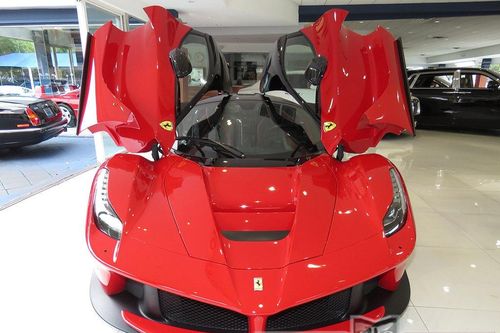 LaFerrari đã qua sử dụng được rao bán 4,7 triệu USD