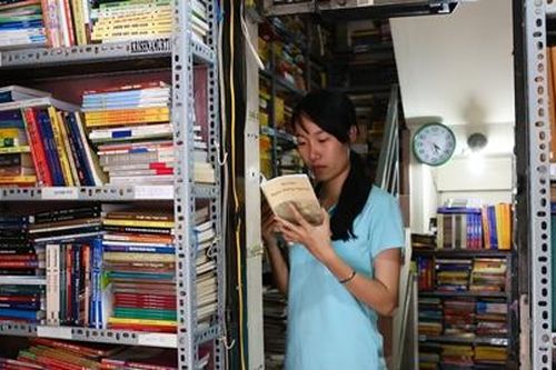 Tiệm sách đọc miễn phí của ông Cần ở Sài Gòn