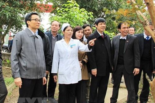 Phó Thủ tướng Vũ Đức Đam kiểm tra công tác y tế tại Thanh Hóa