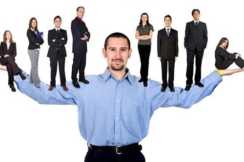 5 cách giúp sếp trẻ quản lý nhân viên 'đàn anh'