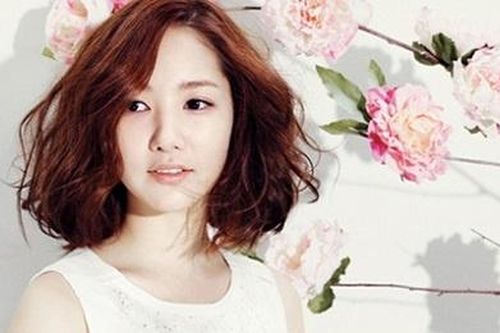 4 kiểu tóc xoăn đẹp cho tóc ngắn