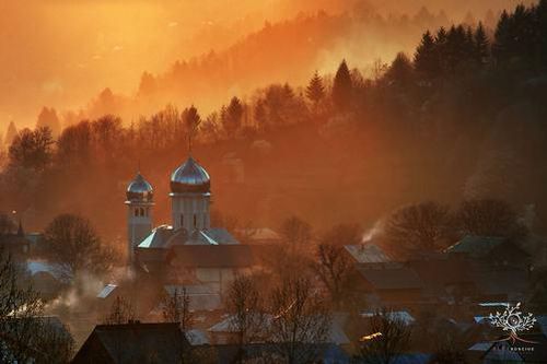 Ngắm bình minh ló dạng ở Transylvania và Dusks