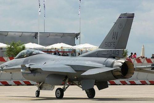 'Vận đen' đeo bám 'Chim ưng' F-16