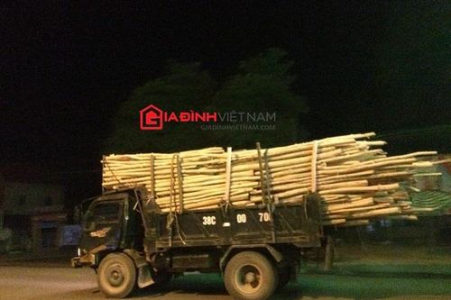 Thanh tra giao thông Hà Tĩnh xử phạt xe quá tải trên quốc lộ 8B