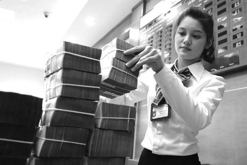 Cổ tức ngân hàng: 'Mời bác xơi… cổ phiếu !?'
