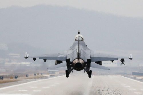 Pakistan cảnh báo Mỹ về thương vụ máy bay tiêm kích F-16
