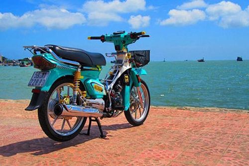 'Siêu' Honda Dream chiến của tay chơi Sài Gòn