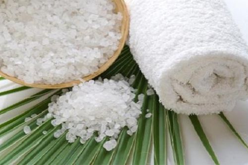 Rước bệnh phụ khoa vào người khi rửa 'vùng kín' bằng nước muối